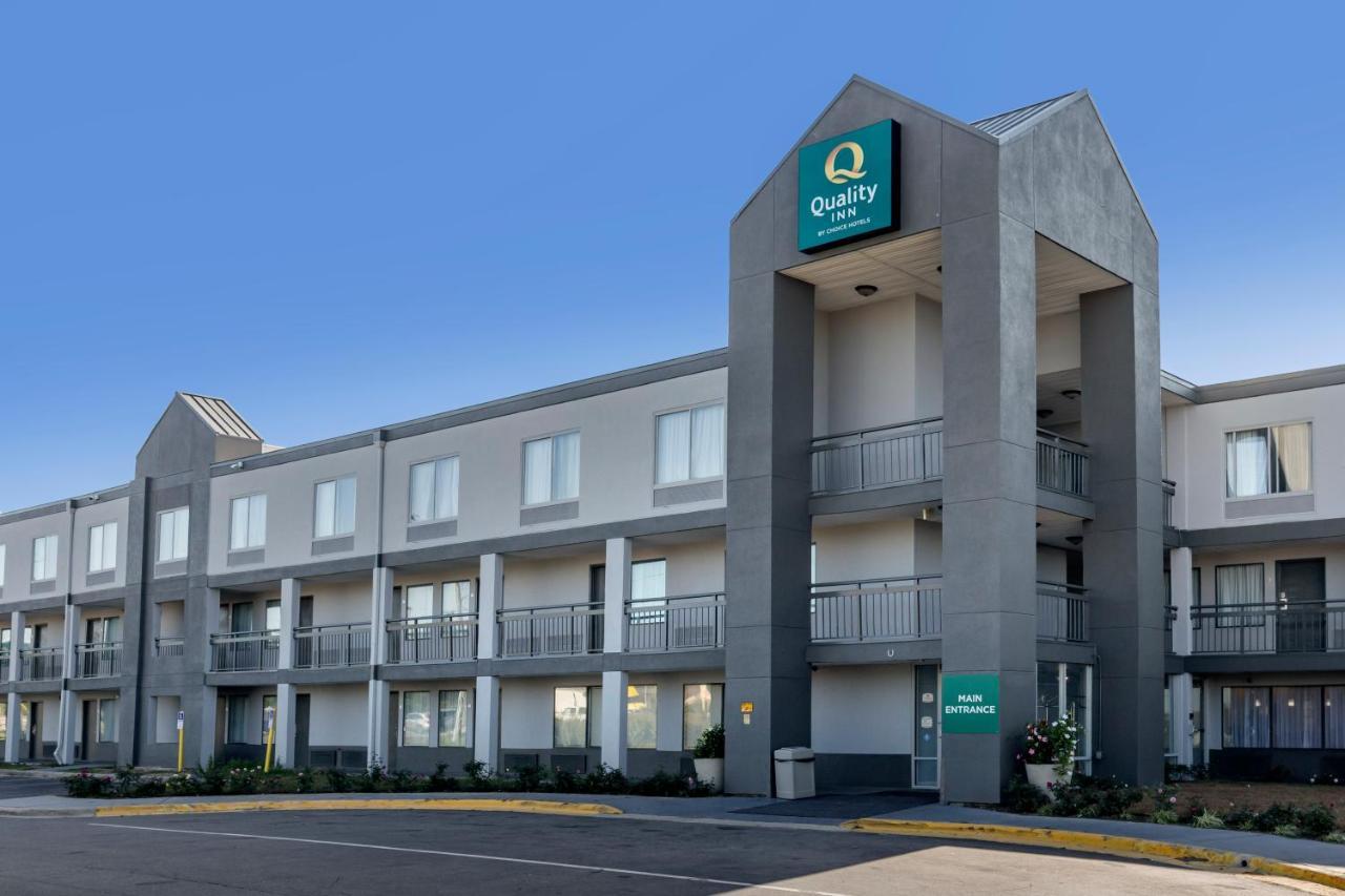 Quality Inn Fayetteville Near Fort Bragg Exterior photo