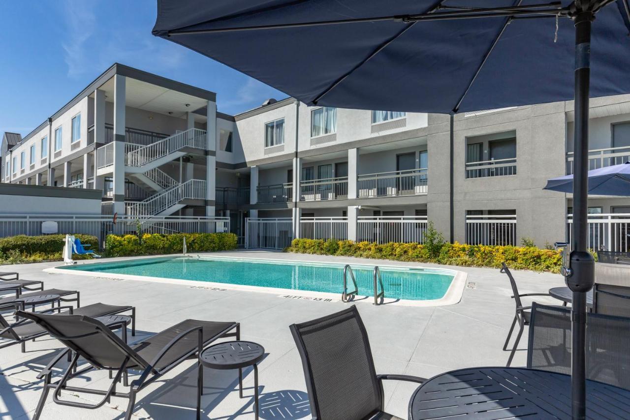 Quality Inn Fayetteville Near Fort Bragg Exterior photo