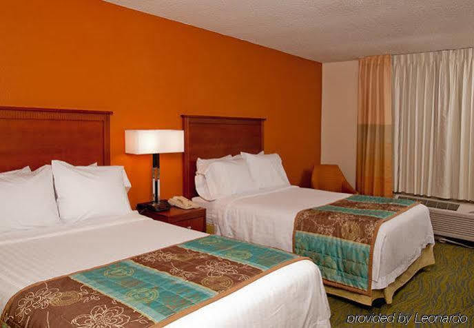 Quality Inn Fayetteville Near Fort Bragg Exterior photo